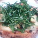 ラ・テンダ・ロッサ - 気まぐれピッツァ（大量のルッコラ）（2013.5）