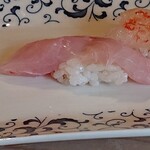 すし徳灑落 - 黒むつさん。色がきれいでジーっと見ちゃった。柔らか目の食感。