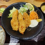 Osakanaya Yoshino - 広島産 牡蠣フライ定食 980円 ♪