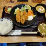 Osakanaya Yoshino - 広島産 牡蠣フライ定食 980円 ♪