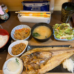 居酒屋再会 - 焼魚(ホッケの開き)定食