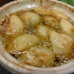 村崎焼鳥研究所 - にんにくグツグツ