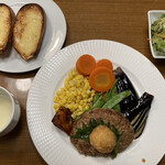 レストラン ケネス - 連合いは和風ハンバーグ。茄子が美味しそう♪