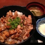 Toridori - ワンコイン丼（鶏照り焼き丼）と味噌汁
