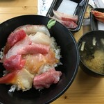 Shiogama Suisambutsunakaoroshiichiba - マイ海鮮丼