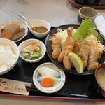 Osyokujidokoro shige - エビフライと一口カツ定食