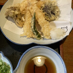 のらや - 天ざるの天ぷらもお腹いっぱいになるぐらいのボリュームです^ ^