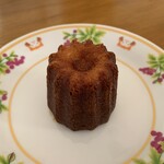 カヌレ…税込320円