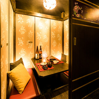 [Smoking is allowed in all seats! ] We will guide you to a completely private room with a door from 2 people!