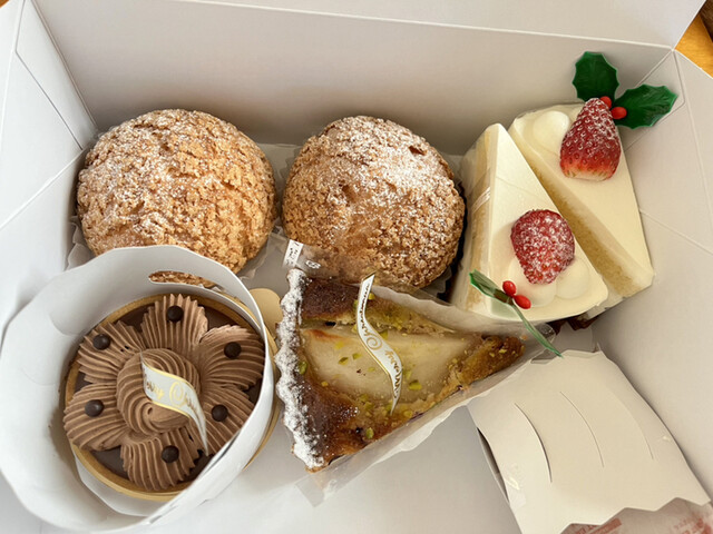 『自社農園のいちごを使ったパティスリー』by pokaooooo : Patisserie くりりんベリー - 箱根ケ崎/ケーキ [食べログ]
