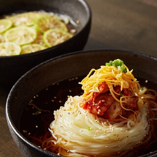 出汁から心を込めて手作り。〆にぴったり2種の冷麺