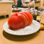 鳥八食堂 - 脂っこさを緩和してくれます
            冷しトマト