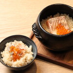 Earthenware pot rice with salmon and salmon roe