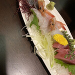 和さび - 刺し身盛り合わせのツマも美味しい