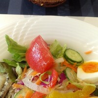 ラ･スコリエーラ - 平日限定 Aランチ 1500円(税込) おかわり自由サラダ と パン