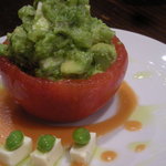 ミニヨンTOKYO - アボガドと焼枝豆とチーズのトマトサラダ