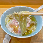らぁ麺 飯田商店 - スープの味に合わせた少し柔目の茹で加減