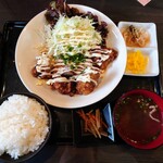 たからや - 令和4年12月 ランチタイム
とりマヨポン酢定食 850円