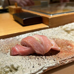 匠 進吾 - まったく嫌味を感じさせない大トロ。美味しい。