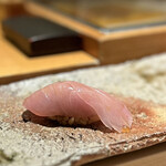 匠 進吾 - 金目鯛の昆布〆。なんて充実の美味しさ。