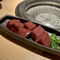 日本焼肉 はせ川 銀座店 - 厚切りレバー