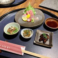 うなぎ四代目菊川 VISON多気店 - 三種盛り
                    鮮魚三種盛り