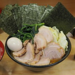 ラーメン 三亀 - 特三亀ラーメン＋キャベツ