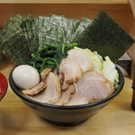 ラーメン 三亀 - 特三亀ラーメン＋キャベツ