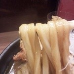 讃岐麺屋 あうん - うどん持ち上げ～