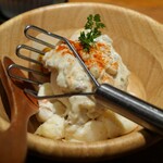 串焼BISTRO 福みみ - 燻製卵のポテトサラダ