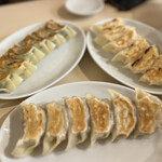 張小姐餃子 - 餃子420円
            エビ餃子480円
            三鮮餃子(不定期販売)480円