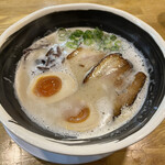 濃厚煮干とんこつラーメン 石田てっぺい - 