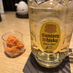 出島亜紗 - ハイボールとからすみチャンジャ