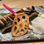 出島亜紗 - 塩鯖の焼き物