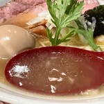 がふうあん - 限定麺:カマスとアジの醤油ラーメンのスープ