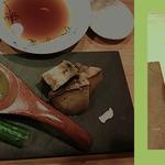 上は造りの塩・醤油・土佐酢・蒸しアワビ・肝・うに