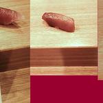 鮨義心 - 左からまぐろ赤身・づけ・トロ