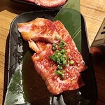 焼肉酒場 ともさんかく はなれ - 