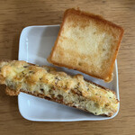 teto - 料理写真:はちみつトーストとやみつき！チーズペッパー各150円