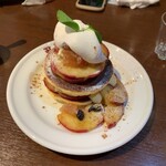 33＋コーヒー - アップルパンケーキ