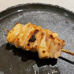 焼鳥ごくう 奥 - 信玄鶏のもも。美味し。