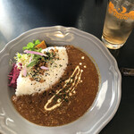 キュイジーヌ&ドリンクス ハイプ - シェフの気まぐれカレーセット　1,300円　セットドリンクはジンジャエール