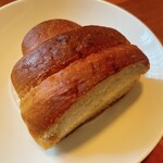 高級食パン専門店 嵜本 - トリュフ塩パン(半分にカット)