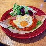 むさしの森 Diner - ベーコンエッグのピッツァスタイルガレット　〜バジルトマトソース〜
858円