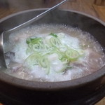 食道園 - ラキ家のおすすめ参鶏湯、、作り置きが冷凍でもしているのでしょうか？あっという間に出てきます。