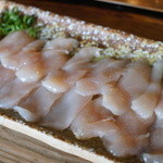 ろばたやき山ろく - ささみの刺身420円。