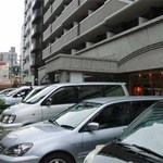 麺道はなもこし - 通りから見えづらい