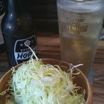 うまいもん串酒場 ありがたや - お通しキャベツ、ホッピーセット