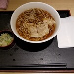 Irori An Kiraku - 豚肉そば(温)。