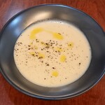 チーズケーキと彩りカレー Luna piena - ポルチーニのポタージュ。